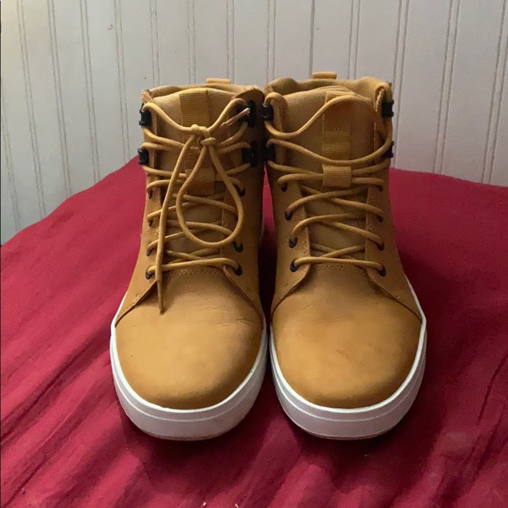 Timberland boots - Picture 1 of 3